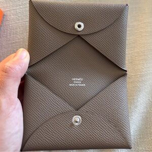 Hermes “etoupe” Calvi duo compact card holder